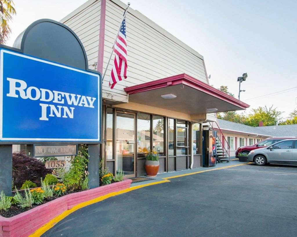 Signature Inn Eugene Exterior photo