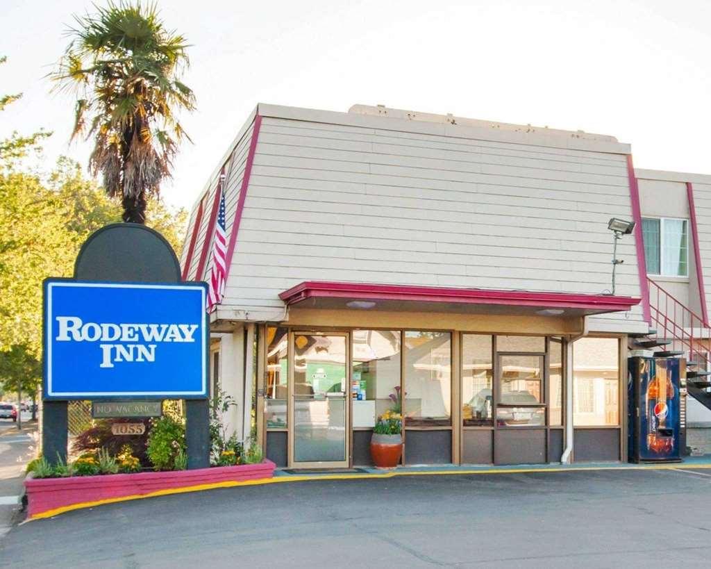 Signature Inn Eugene Exterior photo