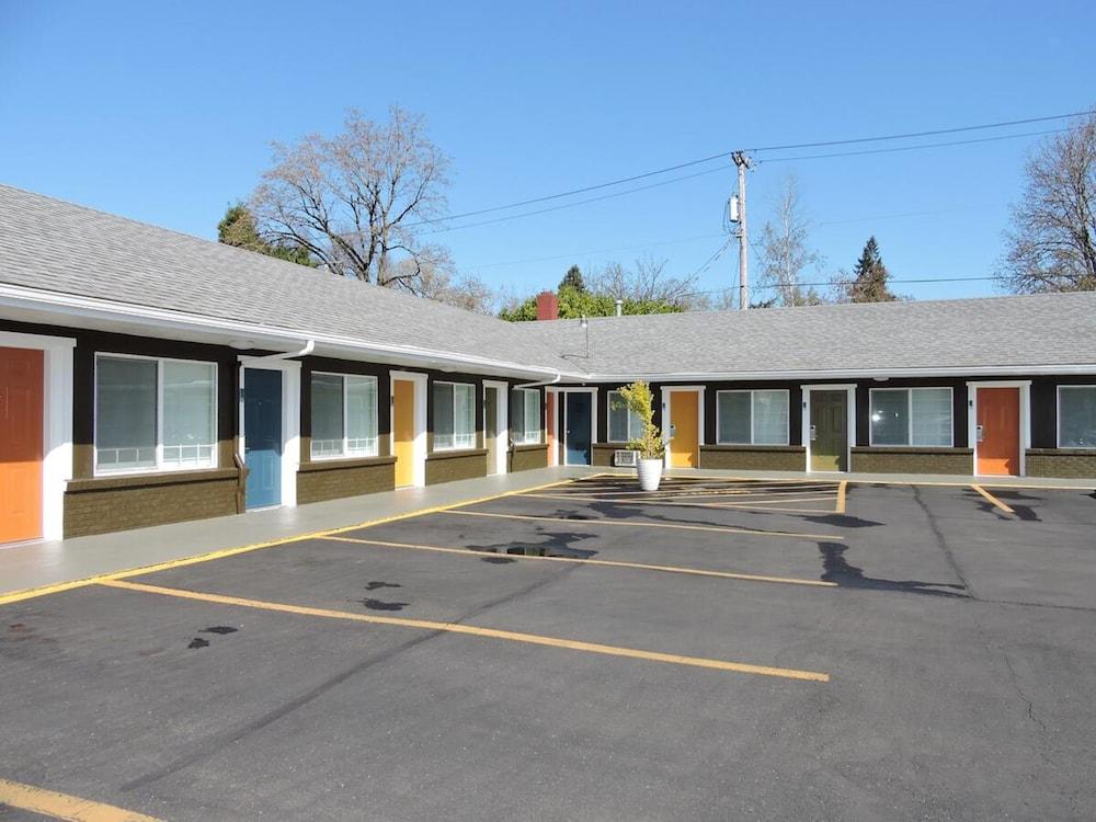 Signature Inn Eugene Exterior photo